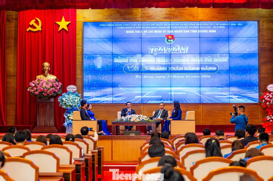 Đưa tổ chức Đoàn trở thành cái nôi rèn luyện nguồn lực cho Đảng Đưa tổ chức Đoàn trở thành cái nôi rèn luyện nguồn lực cho Đảng