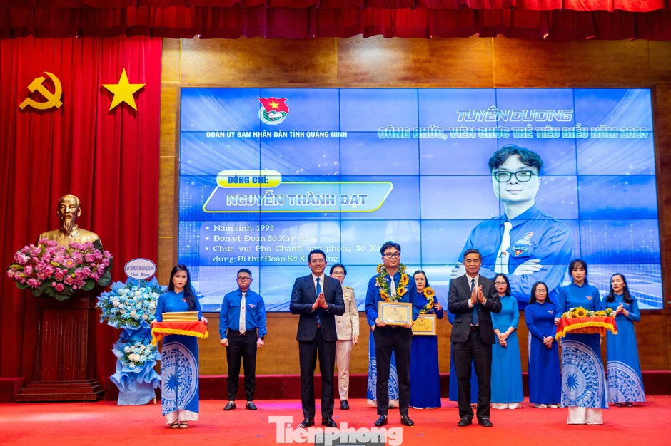 Đưa tổ chức Đoàn trở thành cái nôi rèn luyện nguồn lực cho Đảng Đưa tổ chức Đoàn trở thành cái nôi rèn luyện nguồn lực cho Đảng