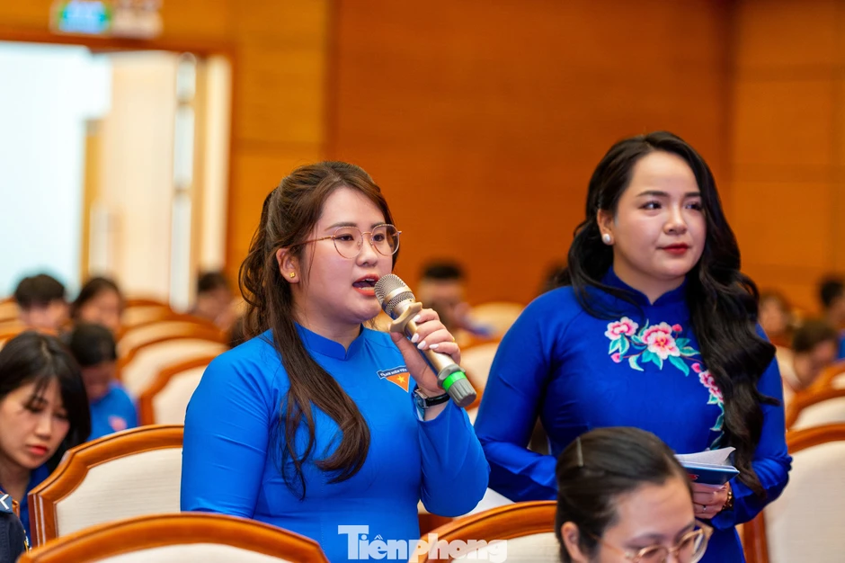 Đưa tổ chức Đoàn trở thành cái nôi rèn luyện nguồn lực cho Đảng Đưa tổ chức Đoàn trở thành cái nôi rèn luyện nguồn lực cho Đảng