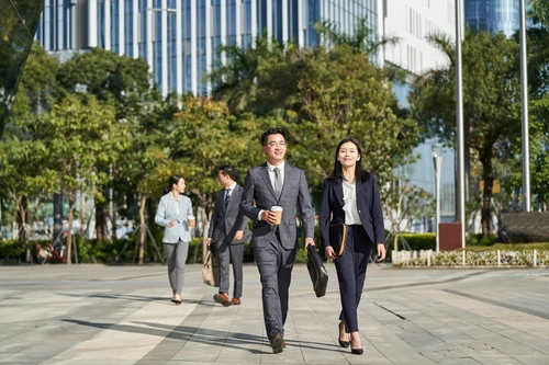 Dùng ứng dụng hẹn hò để tìm việc, lên trang tuyển dụng tìm bạn đời Dùng ứng dụng hẹn hò để tìm việc, lên trang tuyển dụng tìm bạn đời