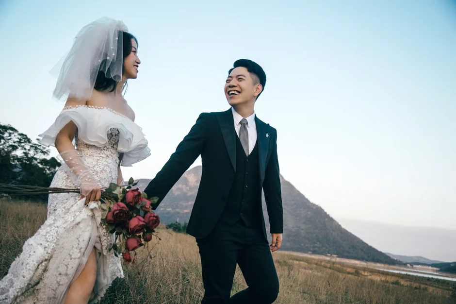 Dùng ứng dụng hẹn hò để tìm việc, lên trang tuyển dụng tìm bạn đời Dùng ứng dụng hẹn hò để tìm việc, lên trang tuyển dụng tìm bạn đời