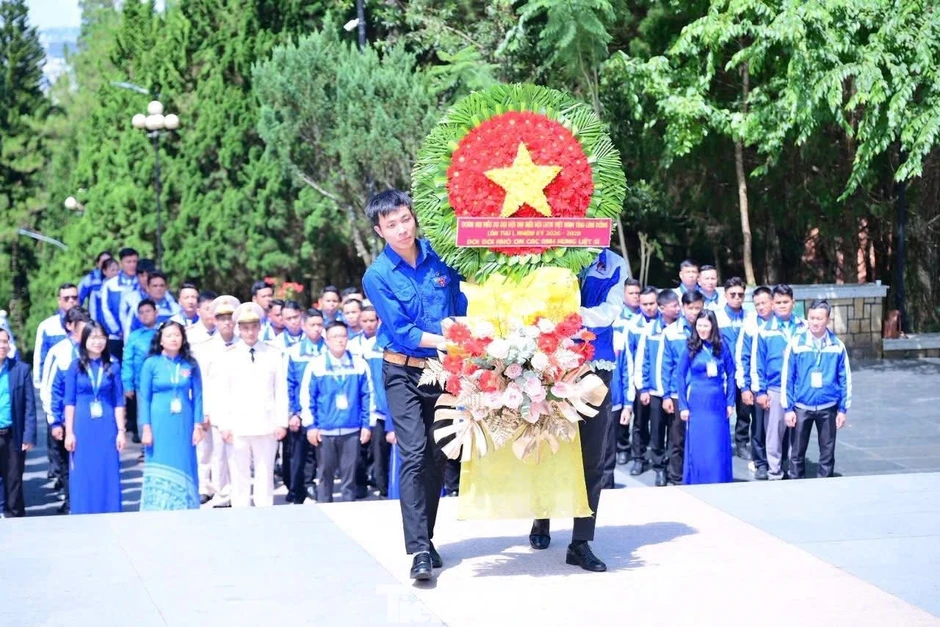 Gần 300 đại biểu dự đại Hội LHTN Việt Nam tỉnh Lâm Đồng lần thứ I Gần 300 đại biểu dự đại Hội LHTN Việt Nam tỉnh Lâm Đồng lần thứ I