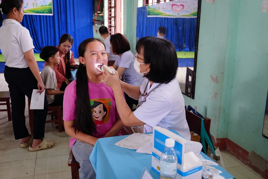 Gần 5 tỉ đồng tiếp sức trẻ em khó khăn, thắp sáng ước mơ kỷ nguyên số Gần 5 tỉ đồng tiếp sức trẻ em khó khăn, thắp sáng ước mơ kỷ nguyên số