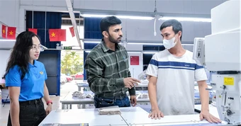 Gen Z thích nghi thị trường lao động: Cần học hỏi nhanh, liên tục cập nhật bản thân