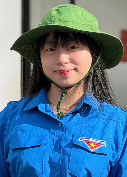 Gia sư áo xanh 'thắp sáng' vùng trời quê hương La Phu Khơ