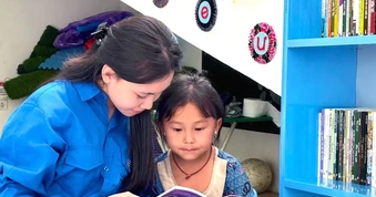 Gia sư áo xanh 'thắp sáng' vùng trời quê hương La Phu Khơ