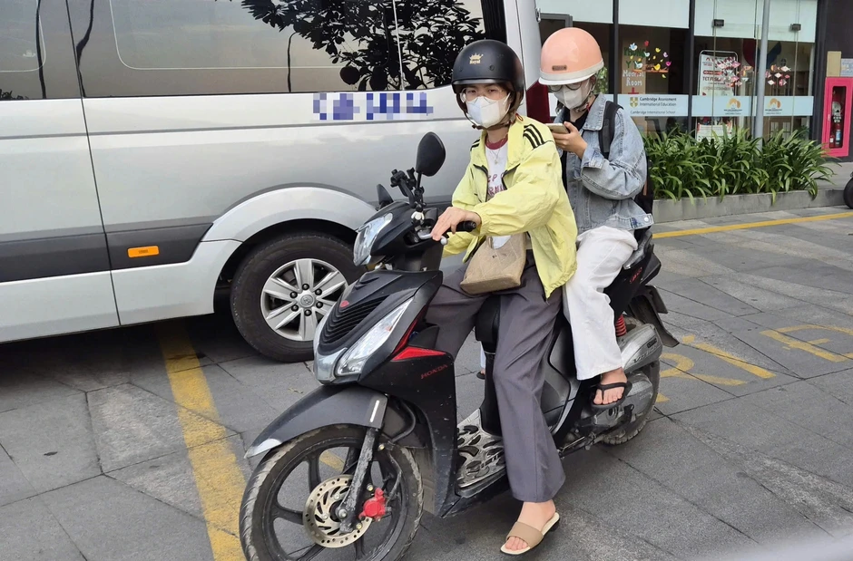 Giá xăng cao, 'đi chung xe' bỗng nên hot trở lại