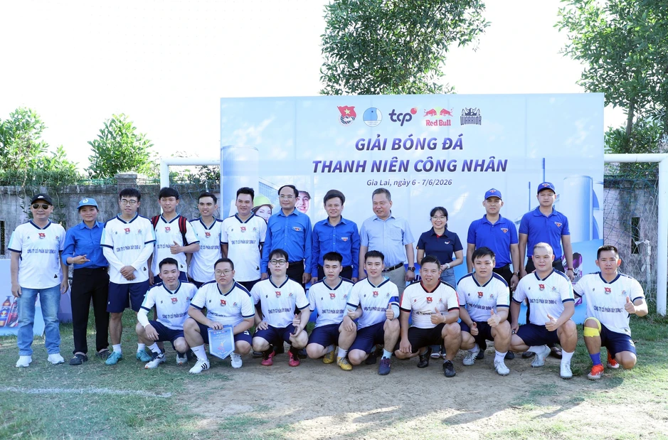 Giải bóng đá không chỉ mang lại những khoảnh khắc hồi hộp trên sân cỏ
