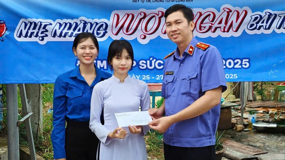 Giải thưởng Lý Tự Trọng 'gọi tên' cán bộ ngành kiểm sát ở Cà Mau Giải thưởng Lý Tự Trọng 'gọi tên' cán bộ ngành kiểm sát ở Cà Mau