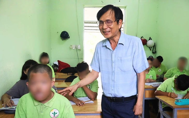Giám đốc khiếm thị giúp hàng trăm trẻ khuyết tật: Đừng kỳ thị, hãy giúp công cụ! Giám đốc khiếm thị giúp hàng trăm trẻ khuyết tật: Đừng kỳ thị, hãy giúp công cụ!