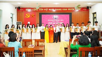 Gieo những “hạt giống đỏ” cho tương lai