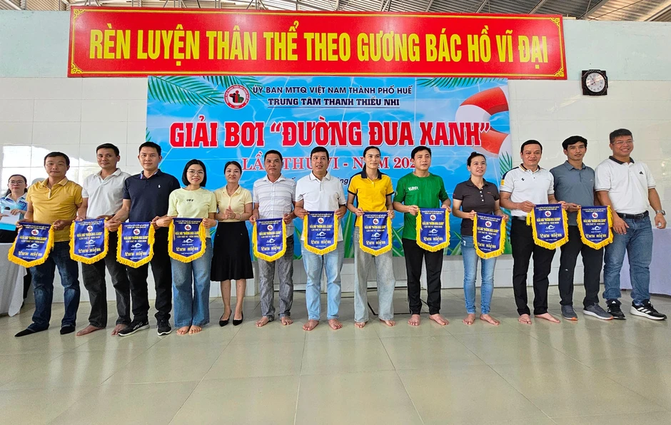 Giới trẻ Huế tưng bừng tranh tài trên Đường đua xanh