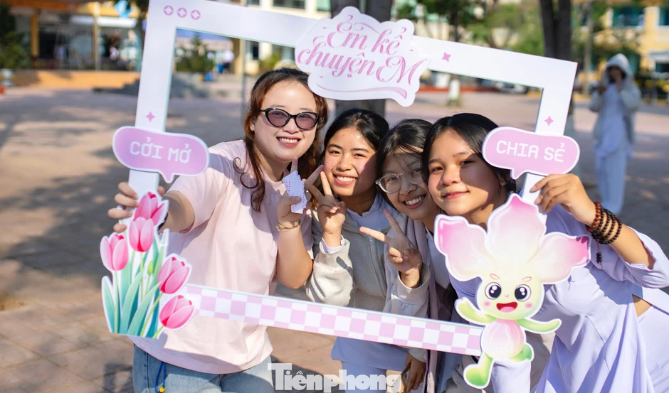 Giúp gen Z nhỏ to chuyện khó nói Giúp gen Z nhỏ to chuyện khó nói