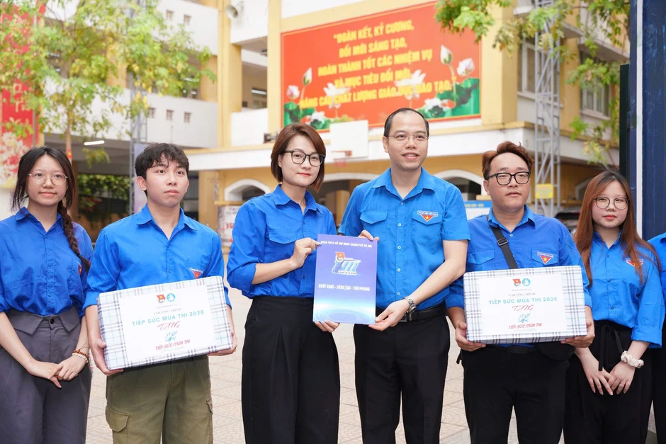 Hà Nội chuẩn bị hàng chục nghìn phần quà tặng thí sinh và người nhà Hà Nội chuẩn bị hàng chục nghìn phần quà tặng thí sinh và người nhà