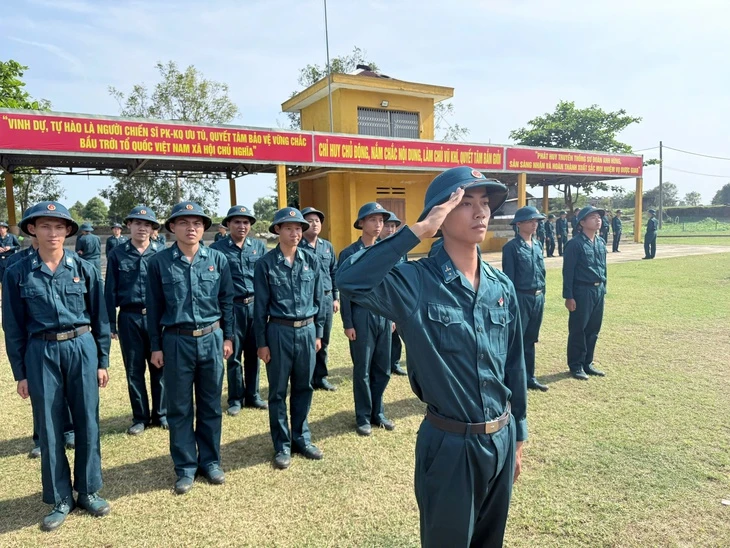 Hai tân binh đặc biệt ở Sư đoàn Phòng không 375