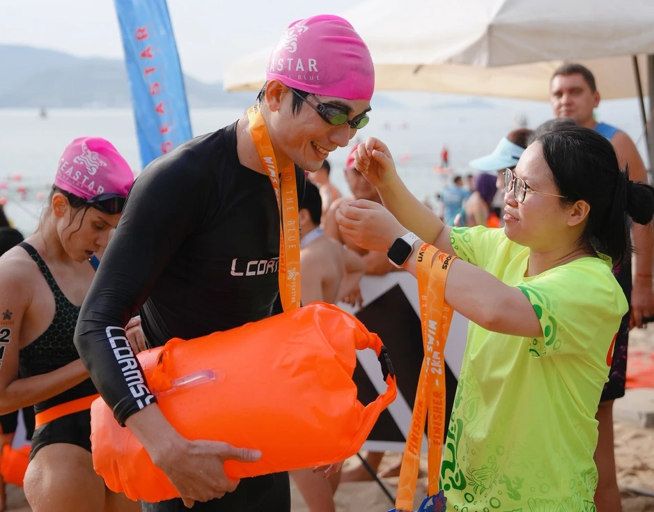 Hành trình lấp lánh vàng ‘thắp sáng' cộng đồng của kình ngư khiếm thị Hành trình lấp lánh vàng ‘thắp sáng' cộng đồng của kình ngư khiếm thị
