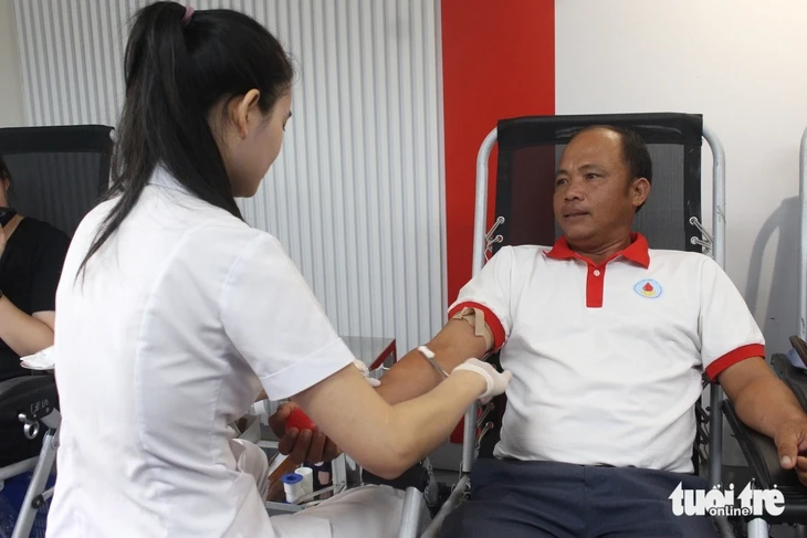 Hành trình thành 'ngân hàng máu sống' của chàng trai dân tộc Chăm Hành trình thành 'ngân hàng máu sống' của chàng trai dân tộc Chăm