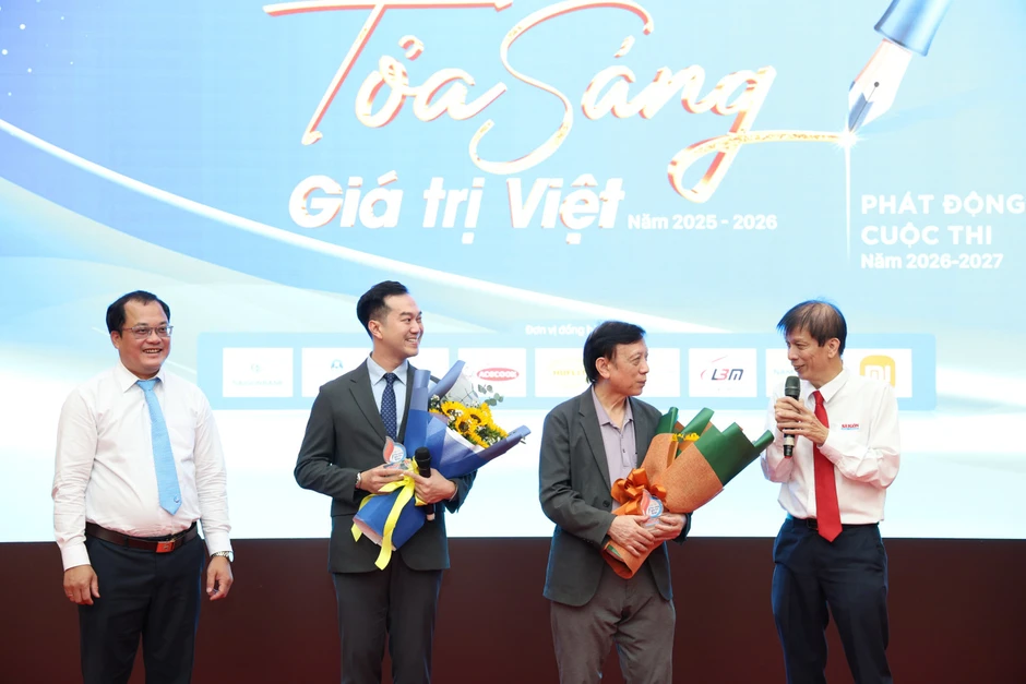 'Hành trình tìm kiếm đồng đội' đoạt giải Nhất thi Tỏa sáng Giá trị Việt 'Hành trình tìm kiếm đồng đội' đoạt giải Nhất thi Tỏa sáng Giá trị Việt