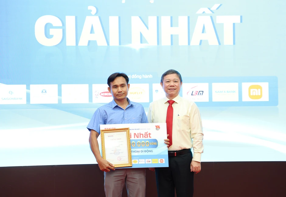 'Hành trình tìm kiếm đồng đội' đoạt giải Nhất thi Tỏa sáng Giá trị Việt 'Hành trình tìm kiếm đồng đội' đoạt giải Nhất thi Tỏa sáng Giá trị Việt