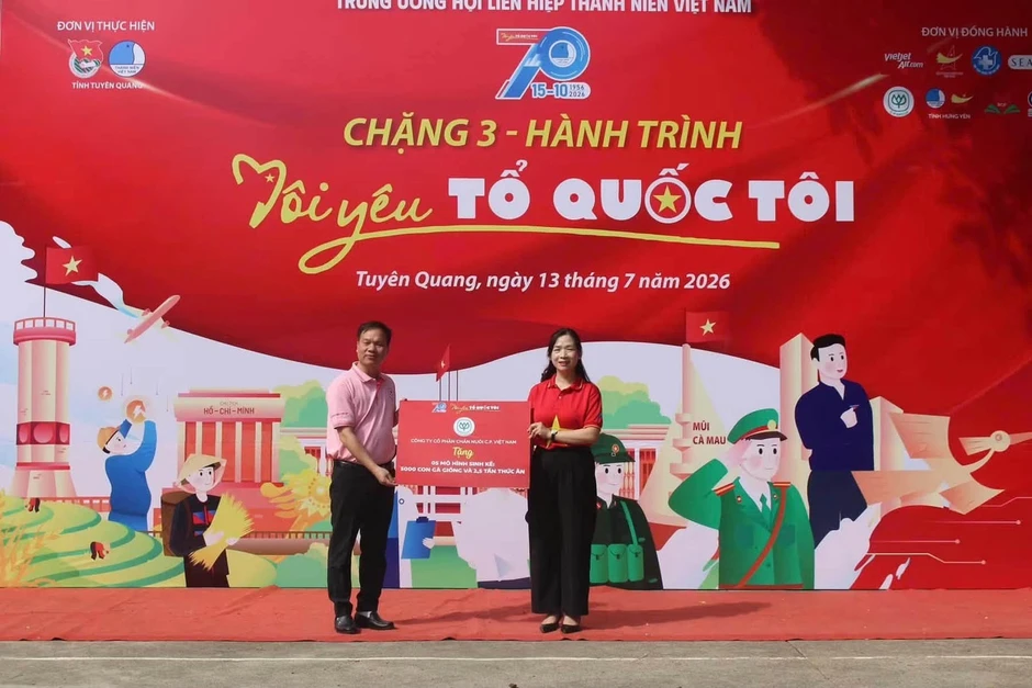 Hành trình 'Tôi yêu Tổ quốc tôi' chặng 3 đến với vùng đất địa đầu Lũng Cú
