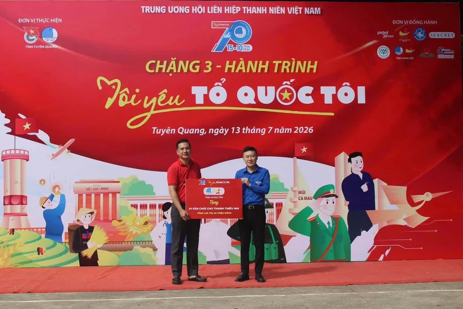 Hành trình 'Tôi yêu Tổ quốc tôi' chặng 3 đến với vùng đất địa đầu Lũng Cú