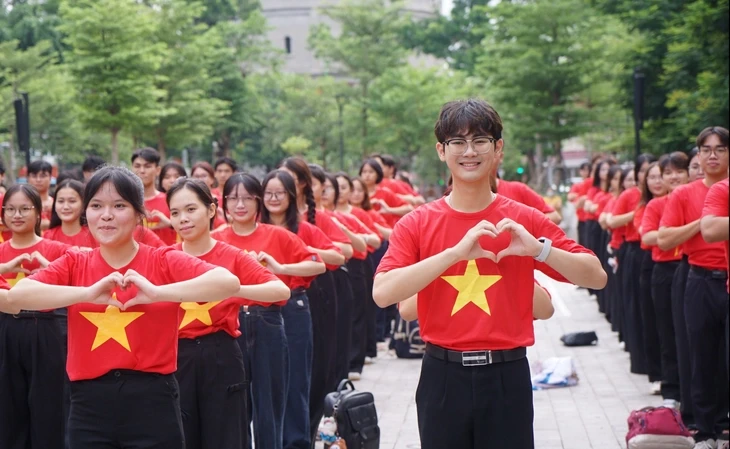 Hành trình ‘Tôi yêu Tổ quốc tôi’ kết nối người trẻ bằng tình yêu đất nước Hành trình ‘Tôi yêu Tổ quốc tôi’ kết nối người trẻ bằng tình yêu đất nước