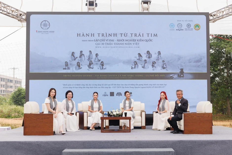 Hành trình Từ Trái Tim đánh thức khát vọng cho thanh niên nơi nguồn cội cách mạng Hành trình Từ Trái Tim đánh thức khát vọng cho thanh niên nơi nguồn cội cách mạng