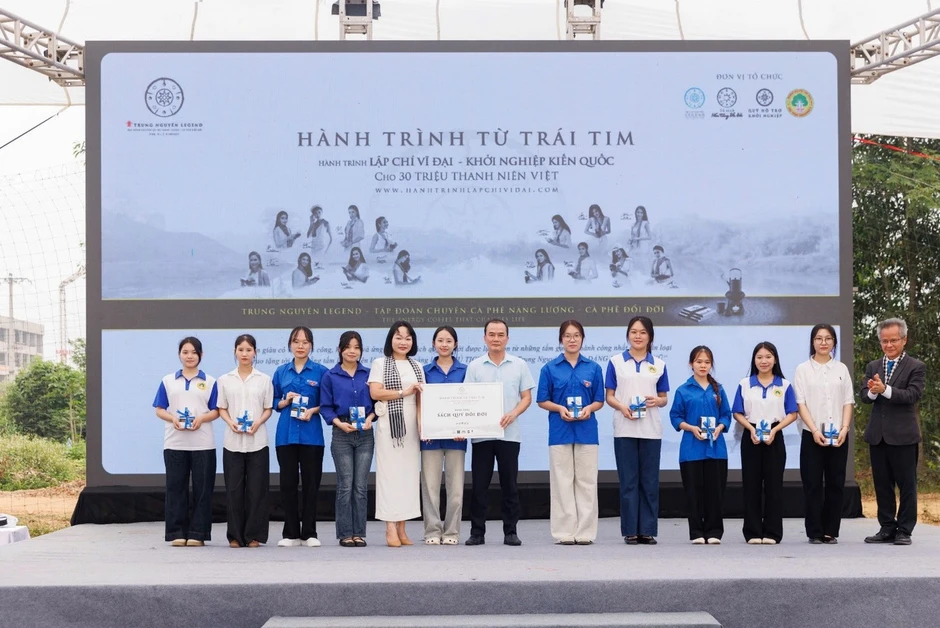 Hành trình Từ Trái Tim đánh thức khát vọng cho thanh niên nơi nguồn cội cách mạng Hành trình Từ Trái Tim đánh thức khát vọng cho thanh niên nơi nguồn cội cách mạng