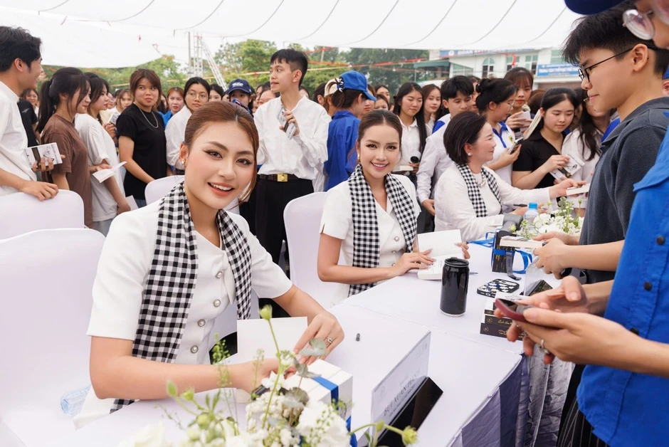 Hành trình Từ Trái Tim đánh thức khát vọng cho thanh niên nơi nguồn cội cách mạng Hành trình Từ Trái Tim đánh thức khát vọng cho thanh niên nơi nguồn cội cách mạng