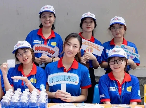 Hoa hậu Lương Thùy Linh: Tiếp sức mùa thi luôn lắng nghe để chuyển mình cùng thời đại