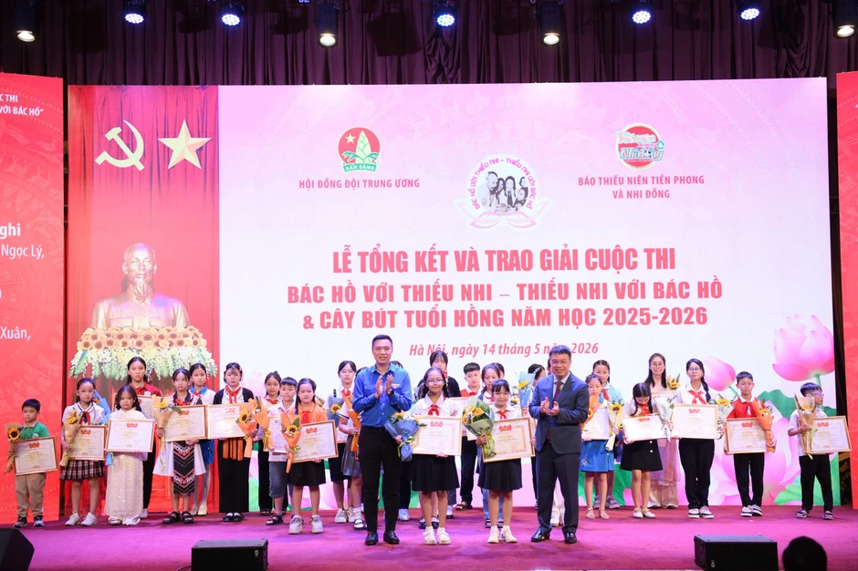Học sinh lớp 4 giành giải Nhất cuộc thi 'Bác Hồ với thiếu nhi - Thiếu nhi với Bác Hồ' Học sinh lớp 4 giành giải Nhất cuộc thi 'Bác Hồ với thiếu nhi - Thiếu nhi với Bác Hồ'