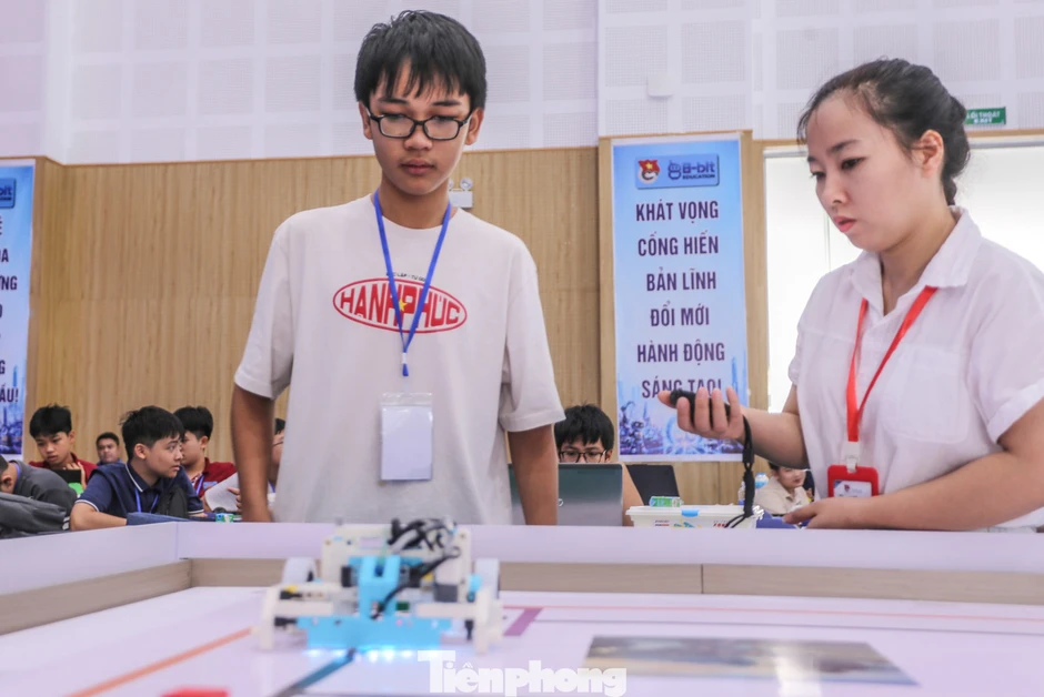 Học sinh Thanh Hóa tranh tài Robotics, khát vọng làm chủ công nghệ Học sinh Thanh Hóa tranh tài Robotics, khát vọng làm chủ công nghệ