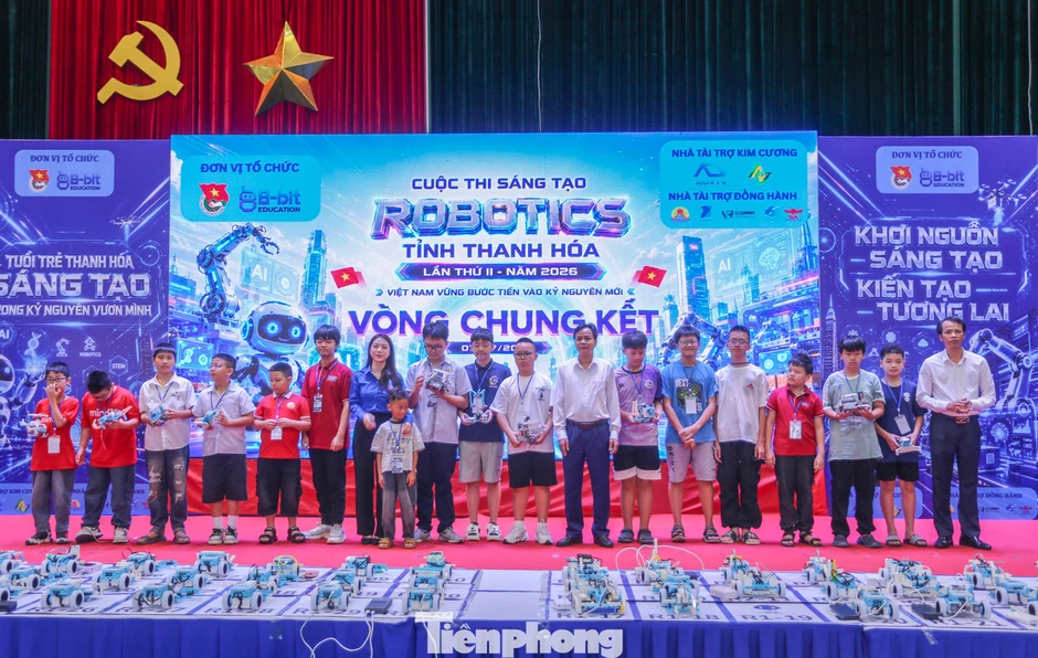 Học sinh Thanh Hóa tranh tài Robotics, khát vọng làm chủ công nghệ Học sinh Thanh Hóa tranh tài Robotics, khát vọng làm chủ công nghệ