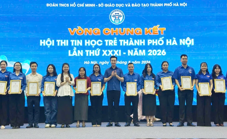 Học sinh Thủ đô sáng tạo robot tuần tra, hệ thống cảnh báo nguy hiểm ứng dụng AI Học sinh Thủ đô sáng tạo robot tuần tra, hệ thống cảnh báo nguy hiểm ứng dụng AI