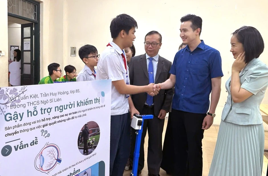 Học sinh Thủ đô sáng tạo robot tuần tra, hệ thống cảnh báo nguy hiểm ứng dụng AI Học sinh Thủ đô sáng tạo robot tuần tra, hệ thống cảnh báo nguy hiểm ứng dụng AI