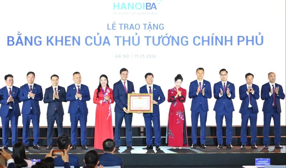 Hội Doanh nghiệp trẻ Hà Nội đón nhận bằng khen của Chính phủ Hội Doanh nghiệp trẻ Hà Nội đón nhận bằng khen của Chính phủ