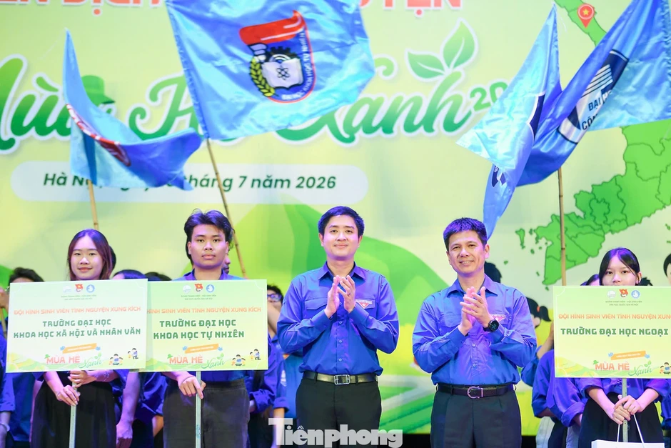 Hơn 1.200 sinh viên ĐHQG Hà Nội mang mùa hè xanh đến với vùng sâu, vùng xa Hơn 1.200 sinh viên ĐHQG Hà Nội mang mùa hè xanh đến với vùng sâu, vùng xa
