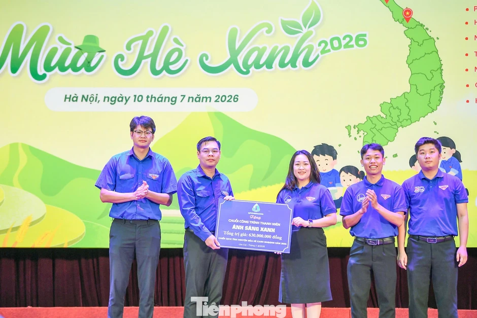 Hơn 1.200 sinh viên ĐHQG Hà Nội mang mùa hè xanh đến với vùng sâu, vùng xa Hơn 1.200 sinh viên ĐHQG Hà Nội mang mùa hè xanh đến với vùng sâu, vùng xa