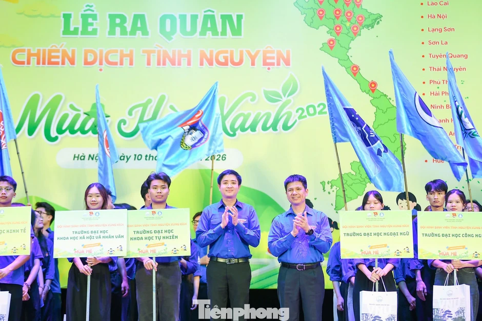 Hơn 1.200 sinh viên ĐHQG Hà Nội mang mùa hè xanh đến với vùng sâu, vùng xa Hơn 1.200 sinh viên ĐHQG Hà Nội mang mùa hè xanh đến với vùng sâu, vùng xa