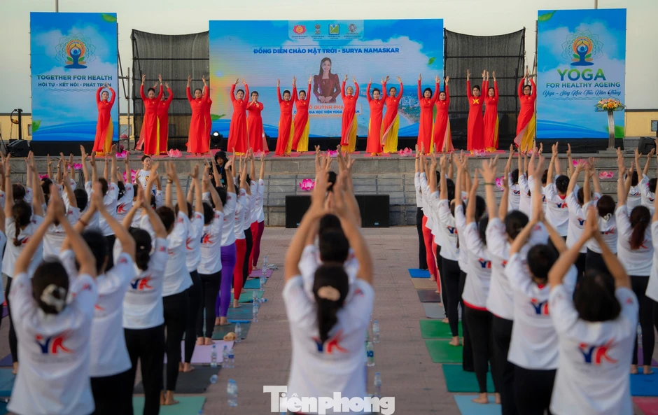 Hơn 1.500 người đồng diễn trong Ngày Quốc tế Yoga 2026 Hơn 1.500 người đồng diễn trong Ngày Quốc tế Yoga 2026