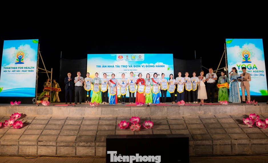 Hơn 1.500 người đồng diễn trong Ngày Quốc tế Yoga 2026 Hơn 1.500 người đồng diễn trong Ngày Quốc tế Yoga 2026