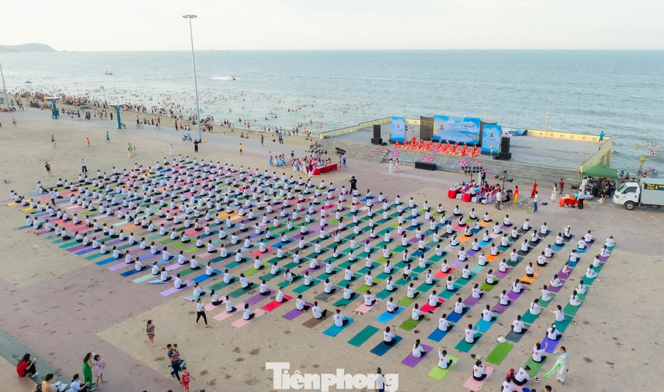 Hơn 1.500 người đồng diễn trong Ngày Quốc tế Yoga 2026 Hơn 1.500 người đồng diễn trong Ngày Quốc tế Yoga 2026