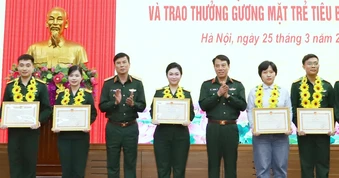 Hơn 300 sĩ quan trẻ Tổng cục Hậu cần - Kỹ thuật được thăng quân hàm trước niên hạn