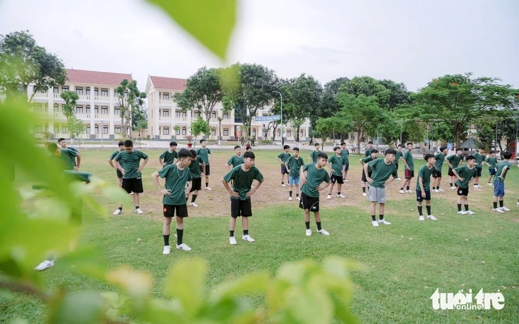 Hơn 300 thanh thiếu nhi Nghệ An tập làm chiến sĩ nhí Hơn 300 thanh thiếu nhi Nghệ An tập làm chiến sĩ nhí
