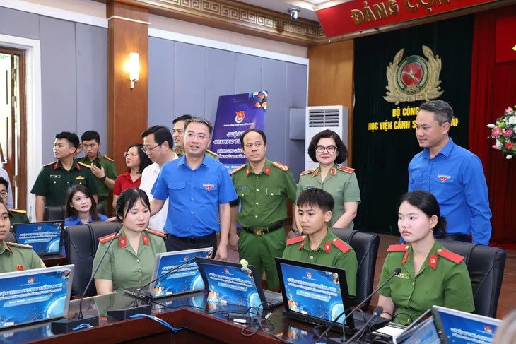 Hơn 33.000 thanh niên, cán bộ trẻ bước vào cuộc thi Olympic tiếng Anh Hơn 33.000 thanh niên, cán bộ trẻ bước vào cuộc thi Olympic tiếng Anh