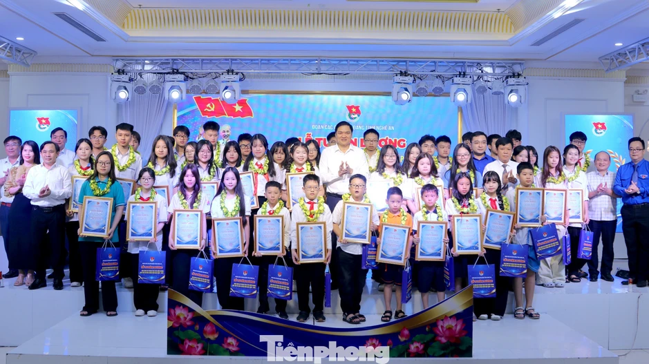 Hơn 800 kỳ thủ nhí Nghệ An tranh tài quyết liệt Hơn 800 kỳ thủ nhí Nghệ An tranh tài quyết liệt