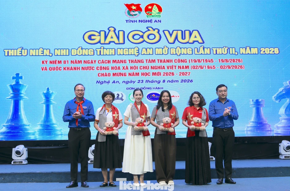 Hơn 800 kỳ thủ nhí Nghệ An tranh tài quyết liệt Hơn 800 kỳ thủ nhí Nghệ An tranh tài quyết liệt