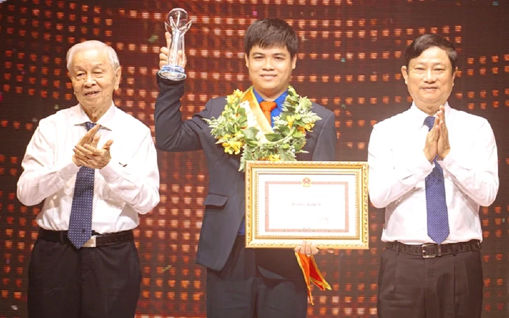Kỹ sư về quê trồng nấm sạch