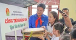 Khám sức khỏe, trao quà cho thiếu nhi Hà Tĩnh