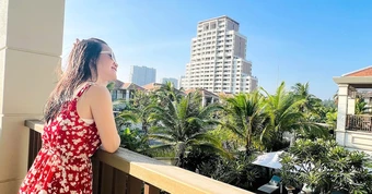 Khoảng trời riêng của những người vợ